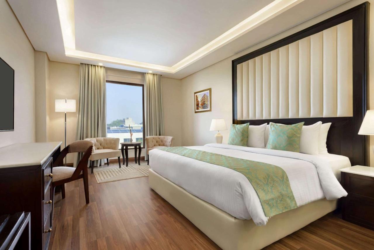 Ramada By Wyndham Lahore Gulberg II Exterior photo