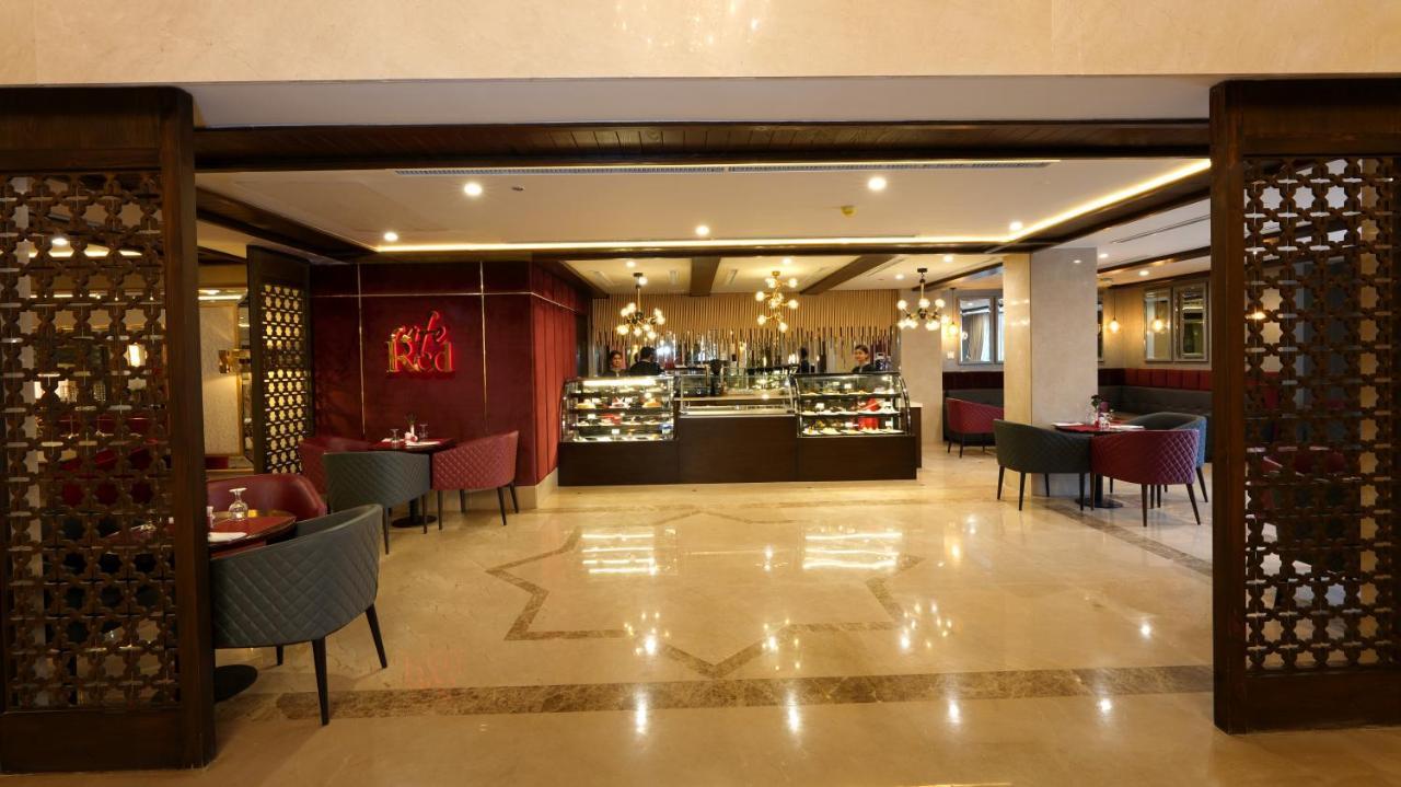 Ramada By Wyndham Lahore Gulberg II Hotel Exterior photo