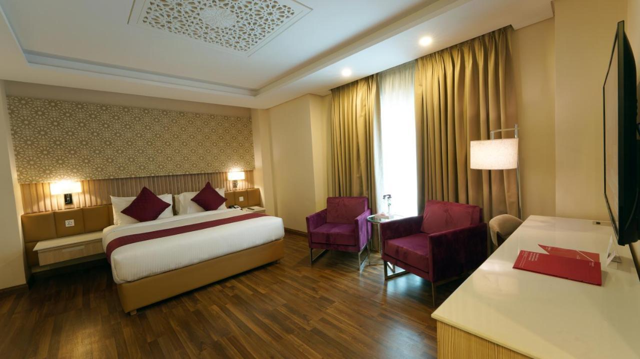 Ramada By Wyndham Lahore Gulberg II Exterior photo